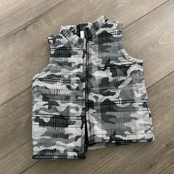 Toddler puffer vest - Picture 1 of 3